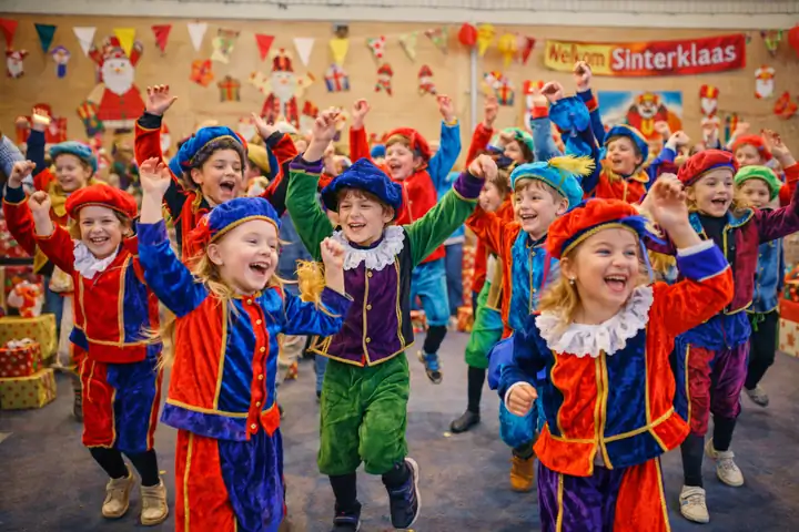 Sinterklaas Dansende Kinderen